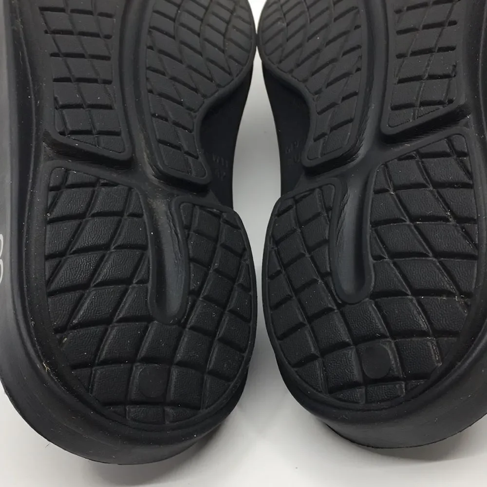 Oofos Ooahh Black Slides Sandals Unisex EU 42 M9 W11 Recovery Therapy slides